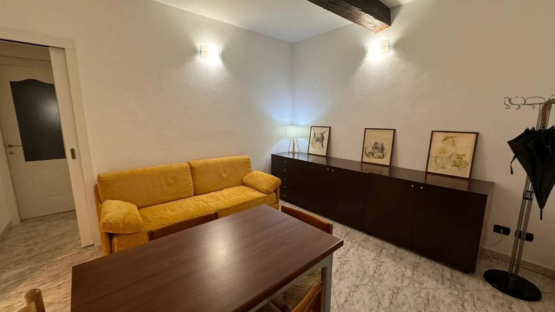 Antico Como Centre 0*,  イタリア